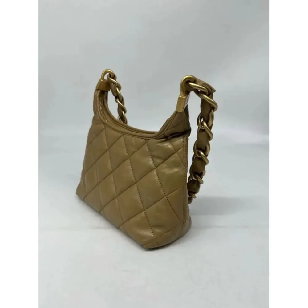 CHANEL brand color